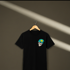 Playera Calavera Chévere – Diseño Cool con Gorro | Street & Minimal Unisex