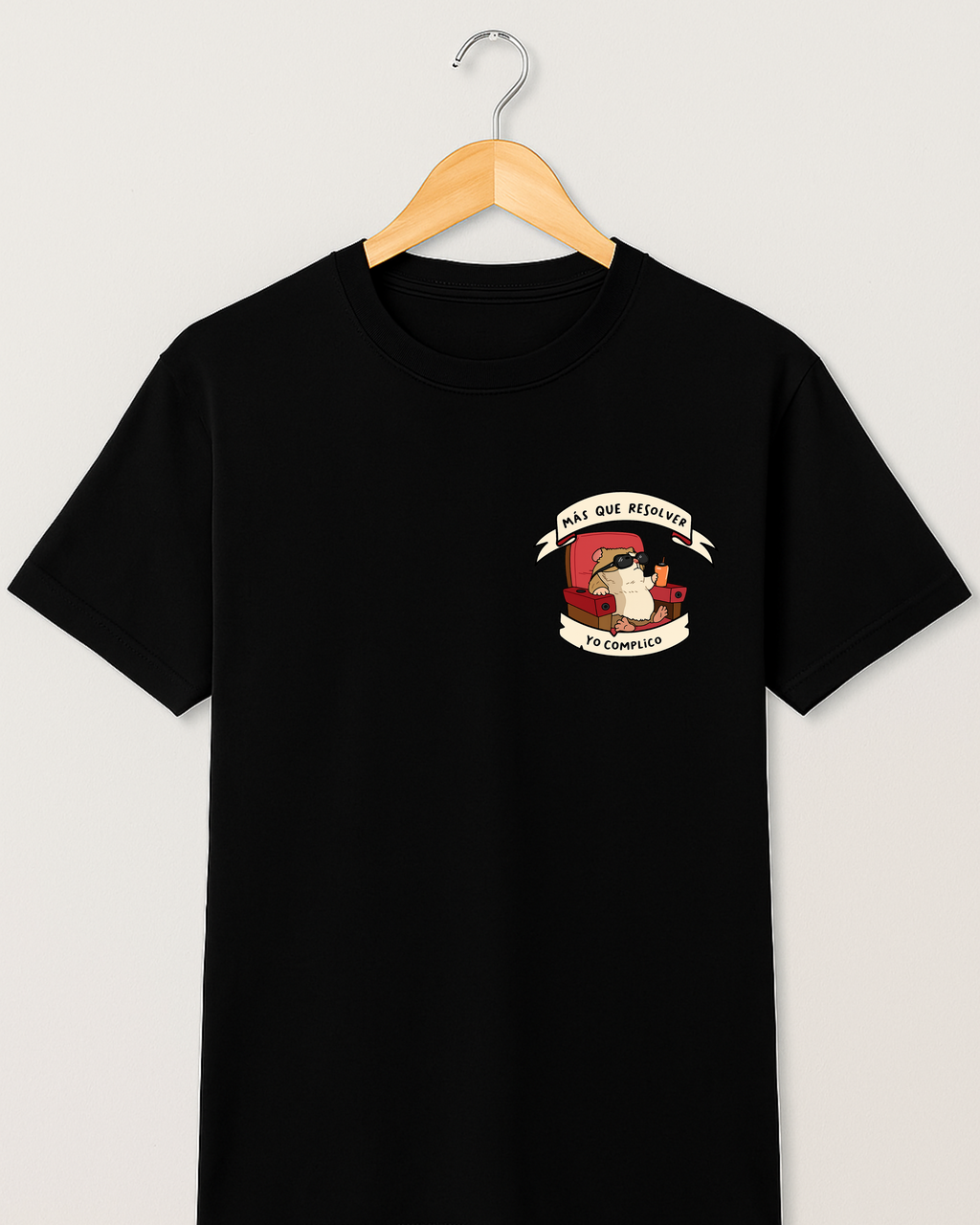 Playera Capibara Complicado – “Más que resolver, yo complico” | Humor Sarcástico Unisex